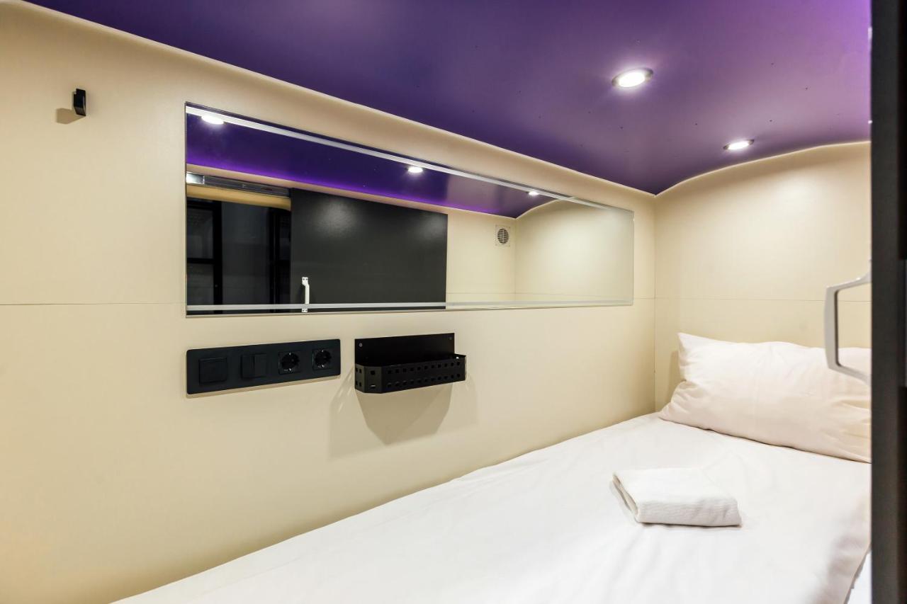 Capsule Hotel Constellation 89 Lviv Exterior photo