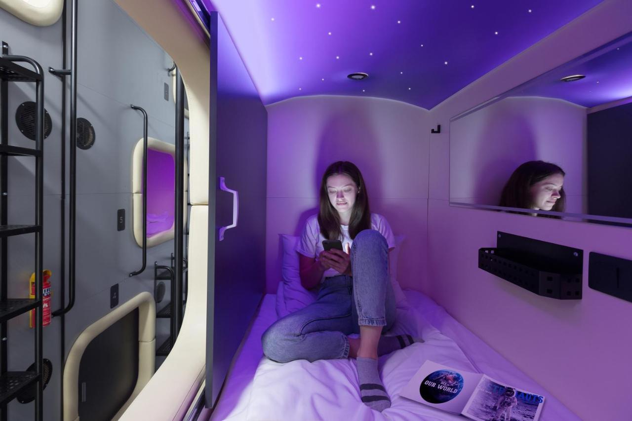Capsule Hotel Constellation 89 Lviv Exterior photo
