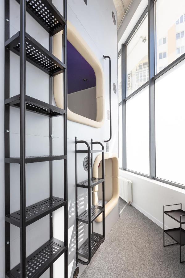 Capsule Hotel Constellation 89 Lviv Exterior photo